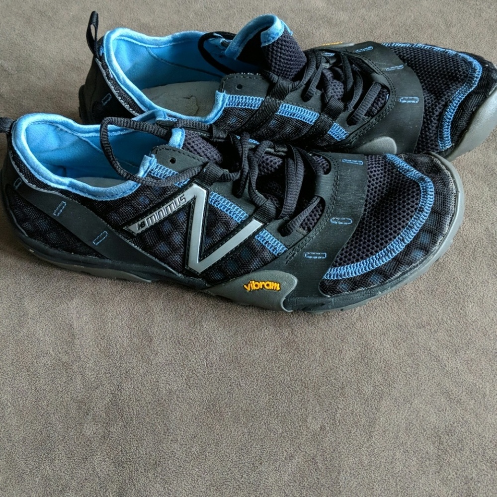 New Balance minimus sneakers